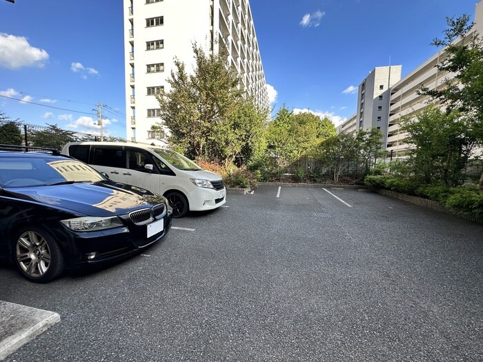 物件外観写真6　(駐車場)