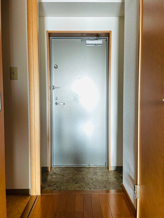 物件内観写真17　(玄関)