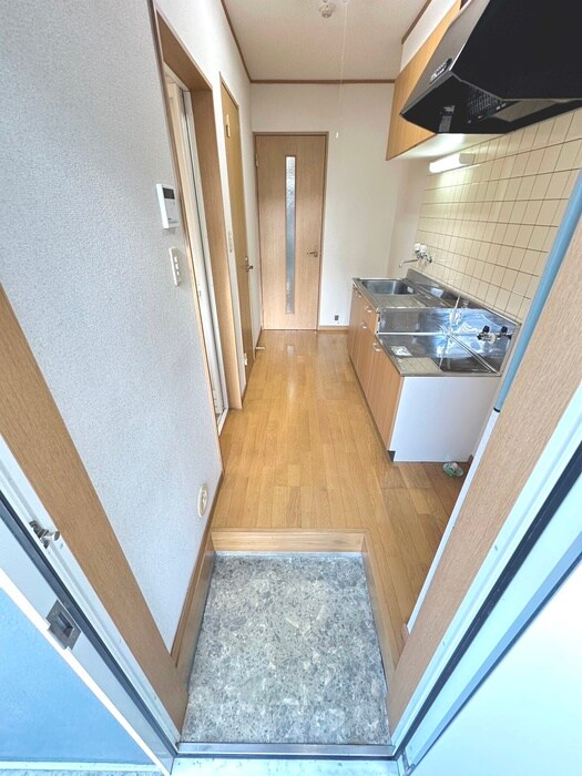 物件内観写真17　(玄関)