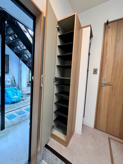 物件内観写真3　(靴箱)