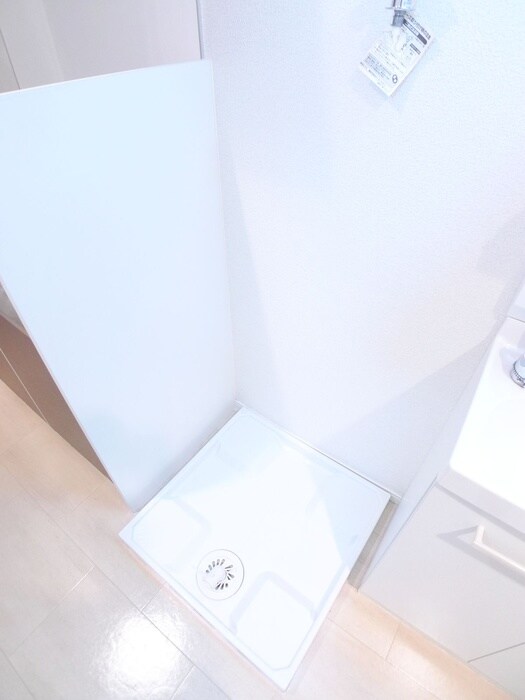 物件内観写真18　(洗濯機置場)