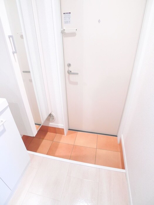 物件内観写真22　(玄関)