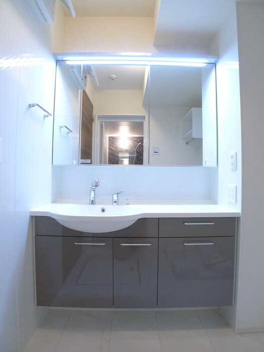 物件内観写真12　(洗面)