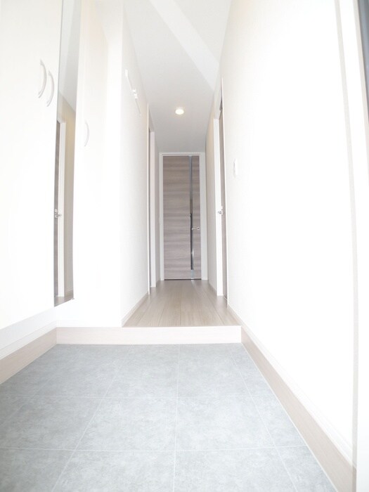 物件内観写真15　(玄関)