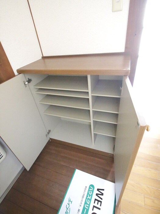 物件内観写真12　(靴箱)