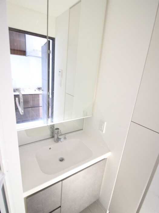 物件内観写真8　(洗面)