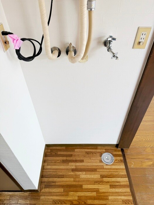 物件内観写真13　(洗濯機置場)