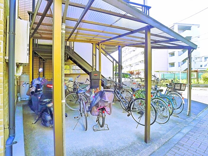 物件外観写真5　(駐輪場)