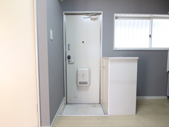 物件内観写真15　(玄関)