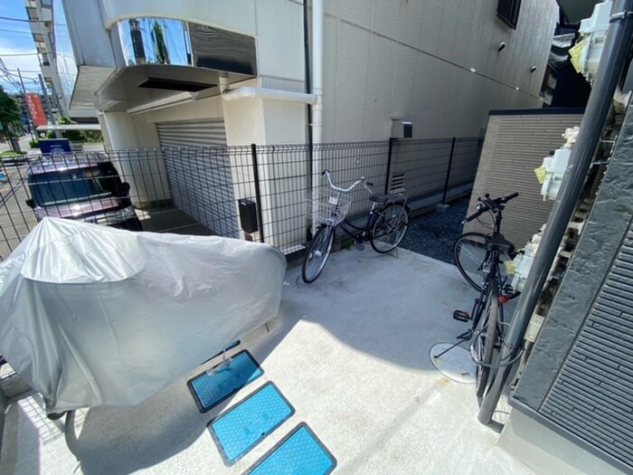 物件外観写真4　(駐輪場)