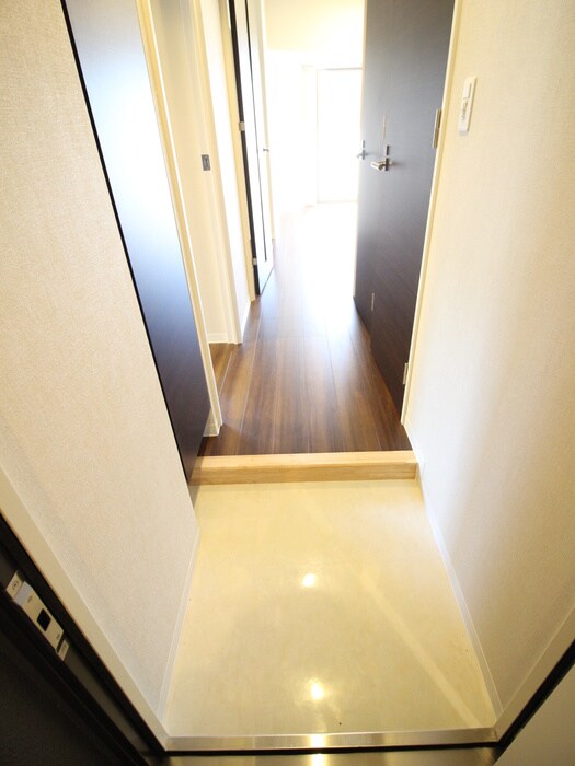 物件内観写真11　(玄関)