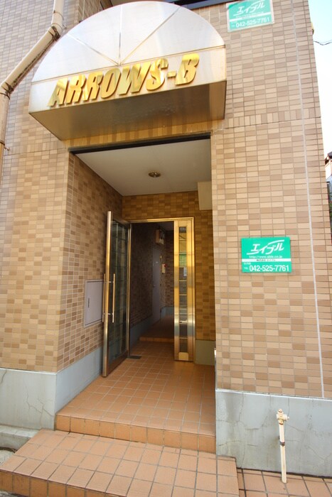 物件外観写真6　(エントランス部分)