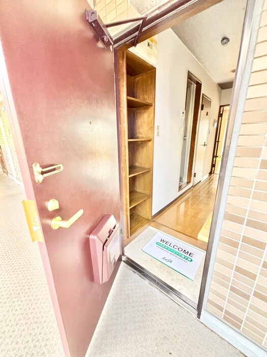 物件内観写真13　(玄関)