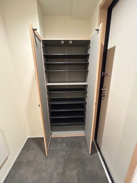 物件内観写真8　(靴箱)