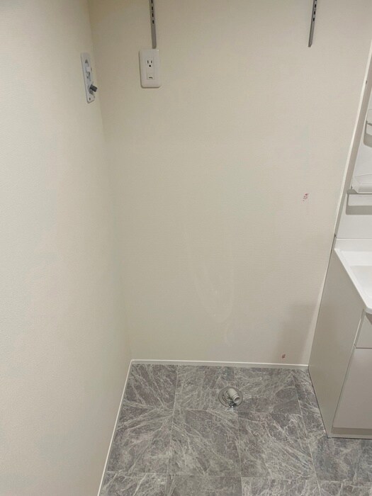 物件内観写真11　(洗濯機置場)