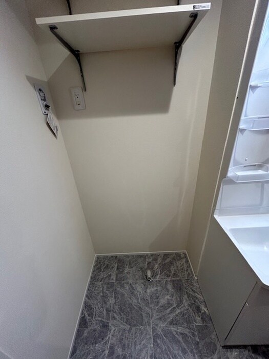 物件内観写真14　(洗濯機置場)