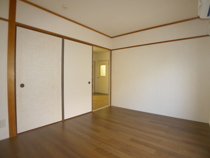 物件内観写真10　(居室)
