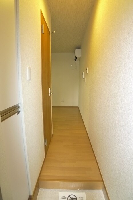 物件内観写真11　(玄関)