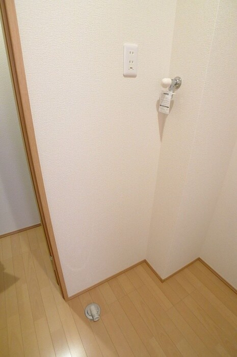 物件内観写真14　(洗濯機置場)