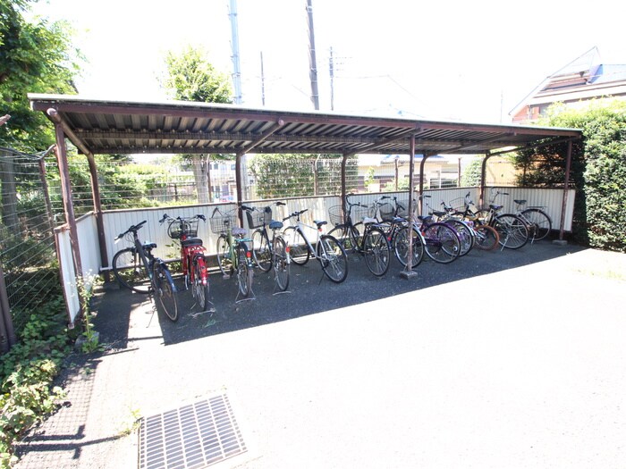 物件外観写真5　(駐輪場)