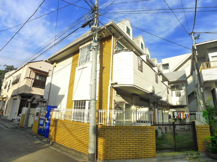 レオパレス目白第２の物件外観写真