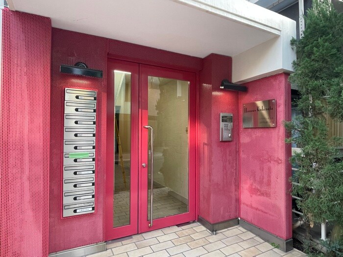 物件外観写真3　(エントランス部分)