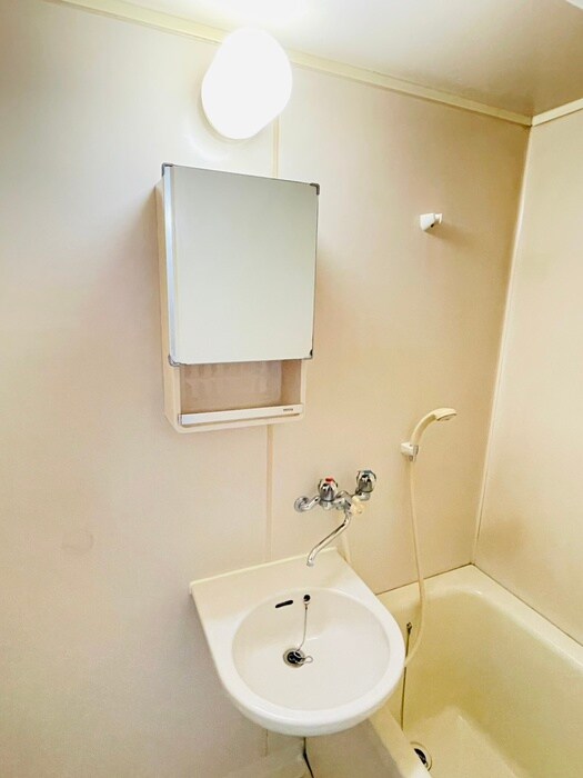 物件内観写真8　(洗面)