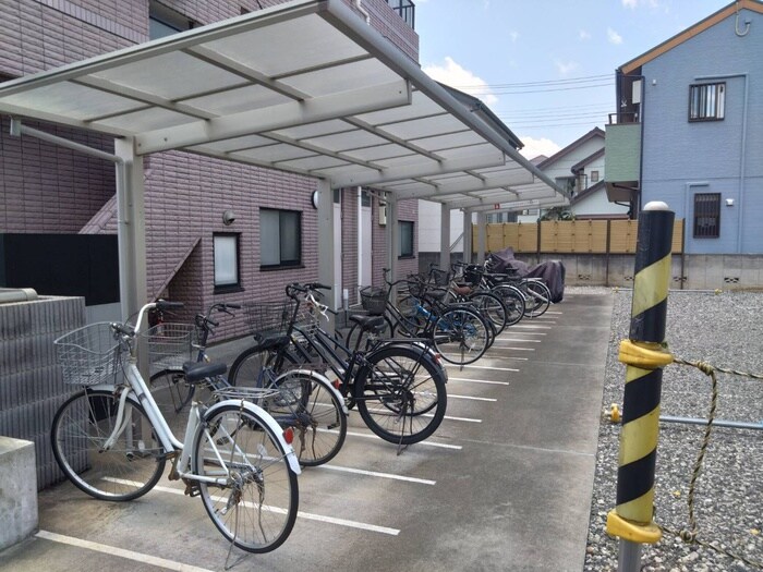 物件外観写真2　(駐輪場)