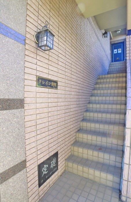 物件外観写真6　(エントランス部分)