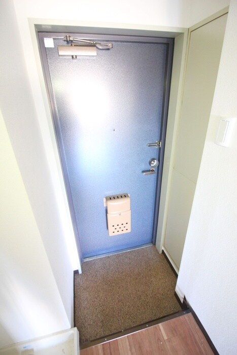 物件内観写真16　(玄関)