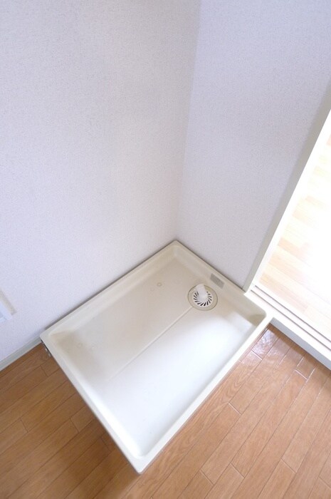 物件内観写真18　(洗濯機置場)