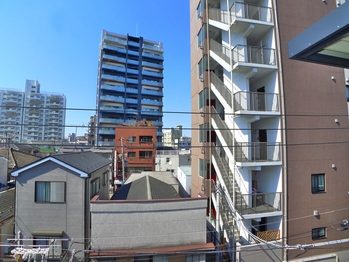 物件内観写真22　(室内からの展望)