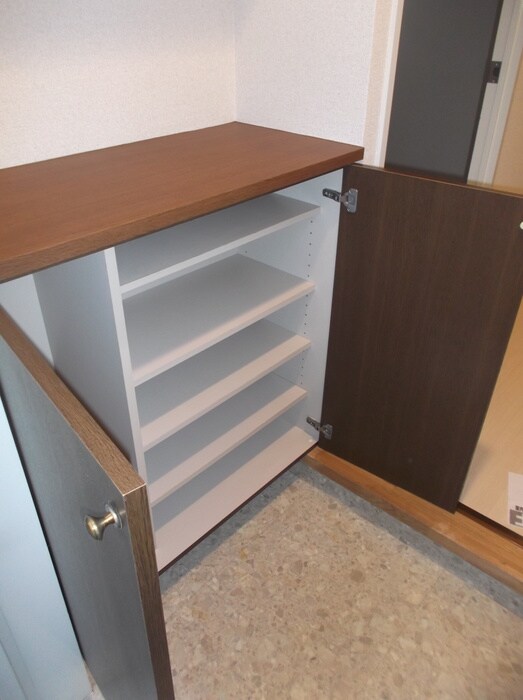 物件内観写真8　(靴箱)