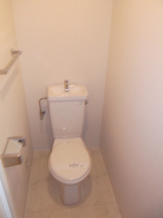 物件内観写真14　(トイレ)