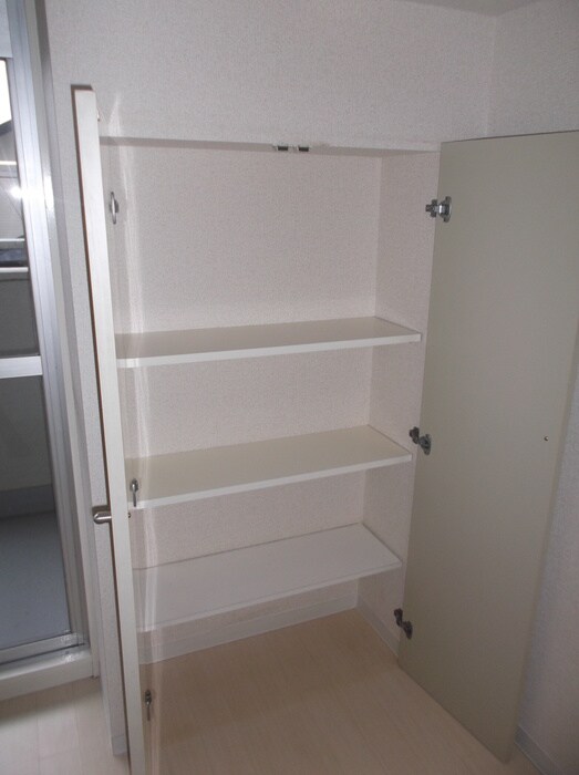 物件内観写真18　(収納)
