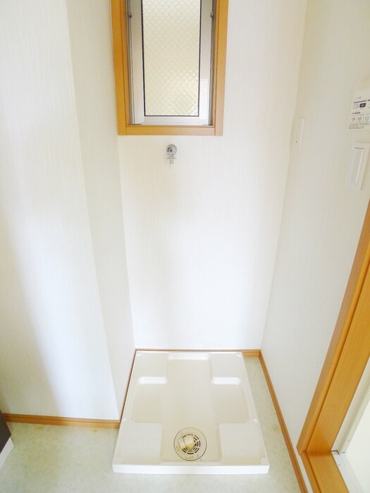 物件内観写真15　(洗濯機置場)