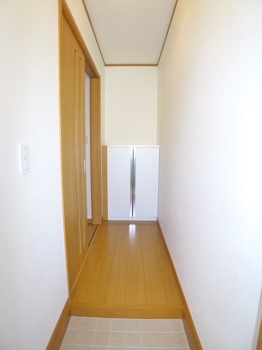 物件内観写真19　(玄関)