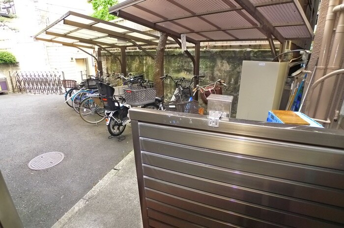 物件外観写真5　(駐輪場)