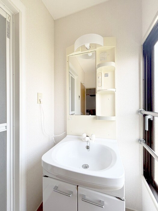 物件内観写真12　(洗面)