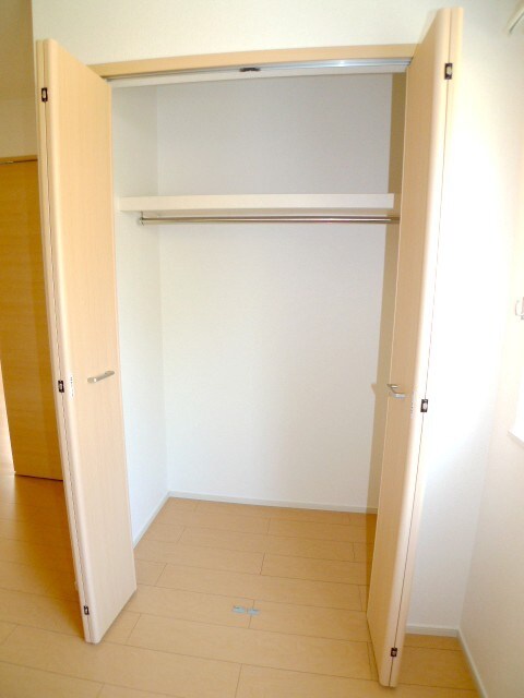 物件内観写真6　(収納)