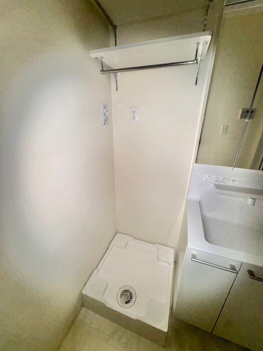 物件内観写真14　(洗濯機置場)