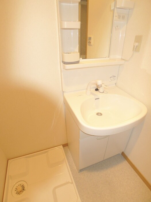 物件内観写真14　(洗濯機置場)