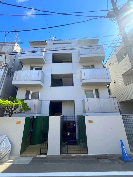 物件外観写真5　(エントランス部分)