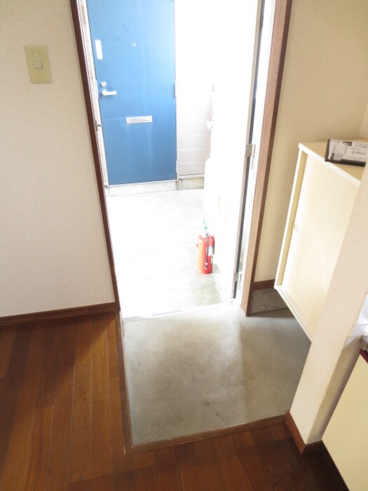 物件内観写真11　(玄関)