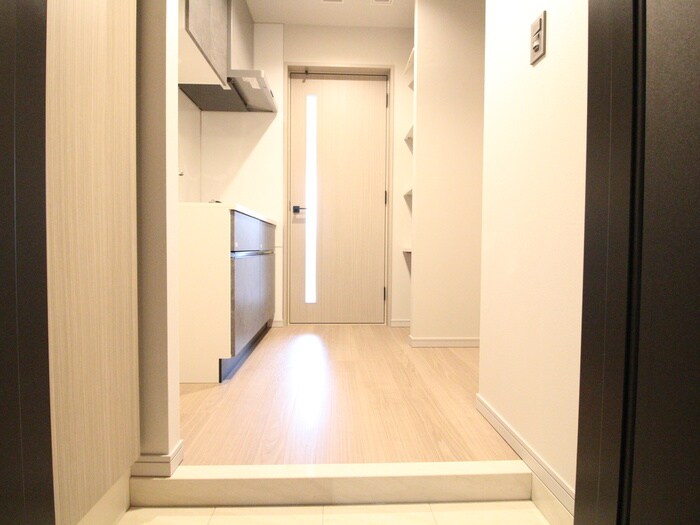物件内観写真7　(玄関)