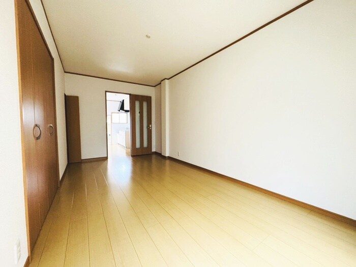 物件内観写真4　(居室)