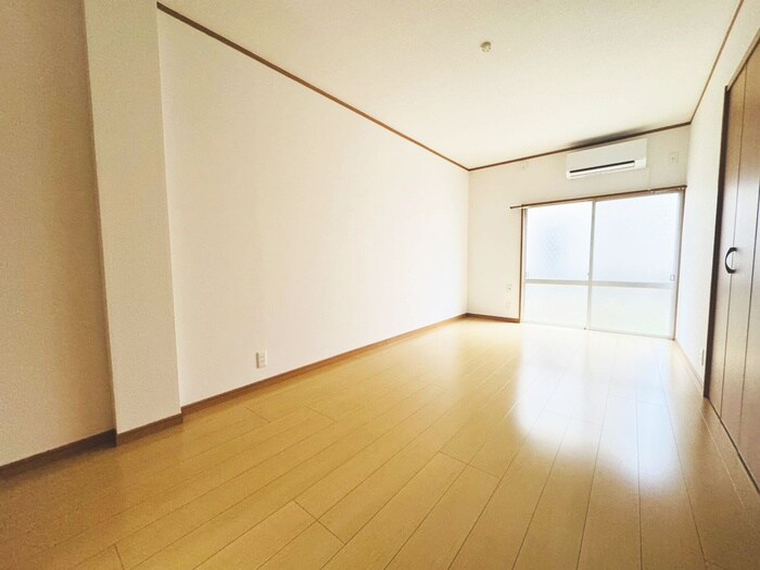 物件内観写真5　(居室)