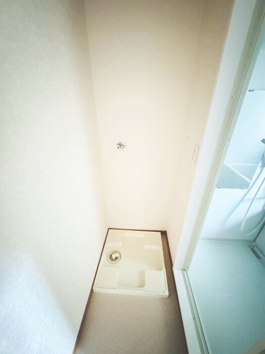 物件内観写真17　(洗濯機置場)