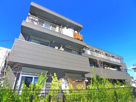 Brujula (ﾌﾞﾙｼﾞｭｰﾗ)外観写真