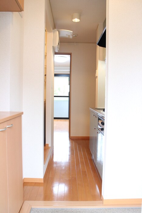 物件内観写真10　(玄関)